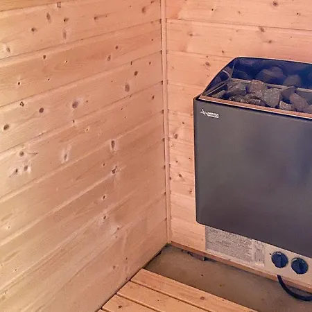 Holiday home Stunning In With Sauna Sjusjoen